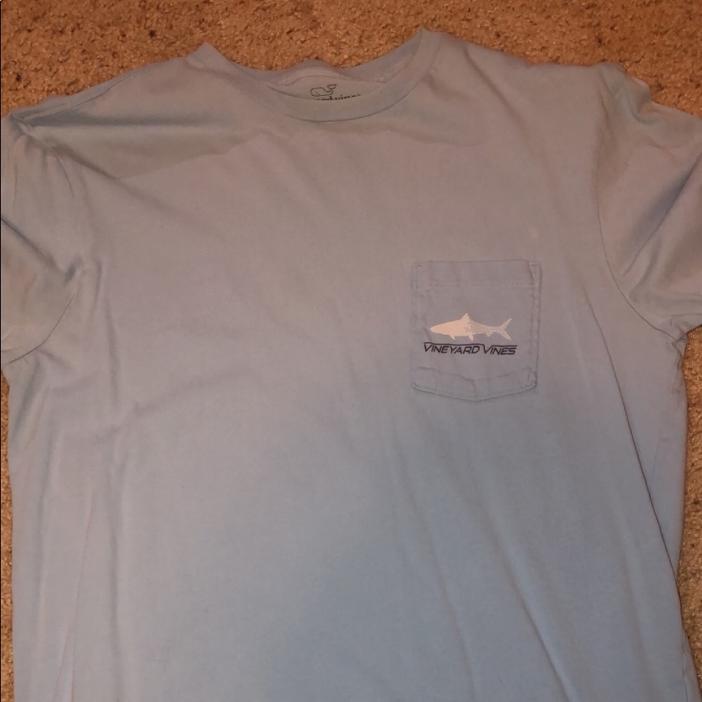 Blue Vineyard Vines t-shirt
